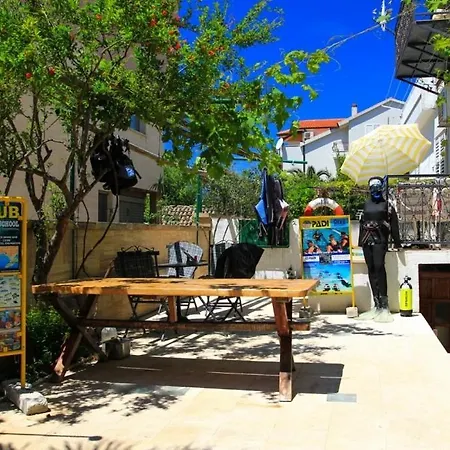 By The Sea - 15200 Apartment Makarska