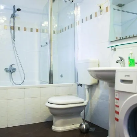 By The Sea - 15200 Apartman *